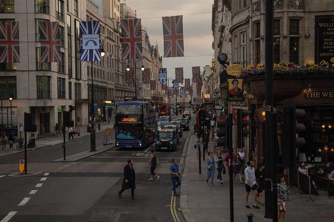 London by Night Sightseeing Open Top Bus Tour with Live Guide - The Route Highlights: Buckingham Palace, the Tower of London, and the Thames Views