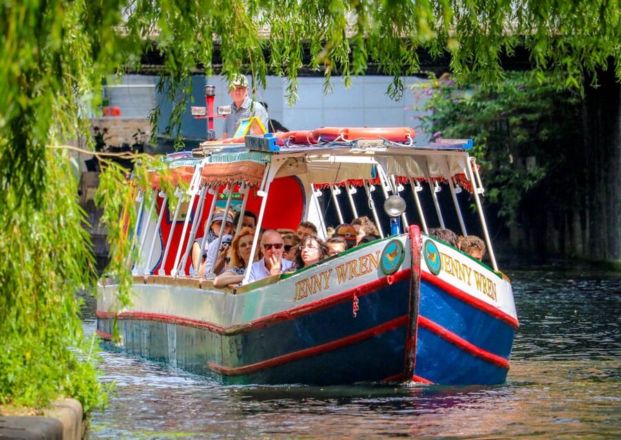 London: Canal Boat Ride on Camden Lock - Little Venice and Robert Browning’s Island: the calm turn at the end