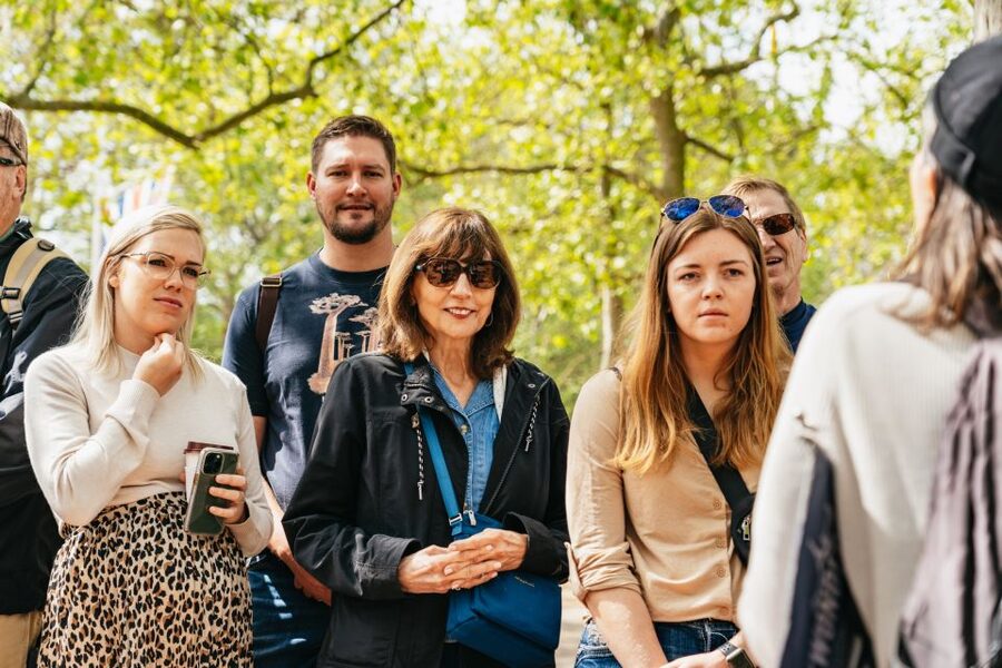 London: Changing of the Guard Tour by Buckingham Palace - Value check: is $18 worth it in London time?