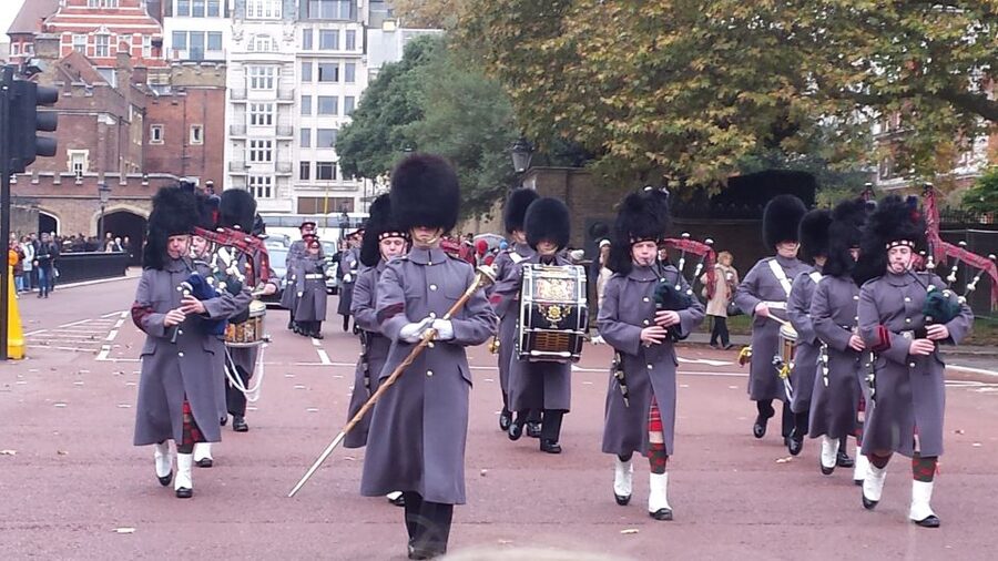 London: Changing of the Guard Walking Tour - Timing, Photos, and Crowd Management on Royal Route Days
