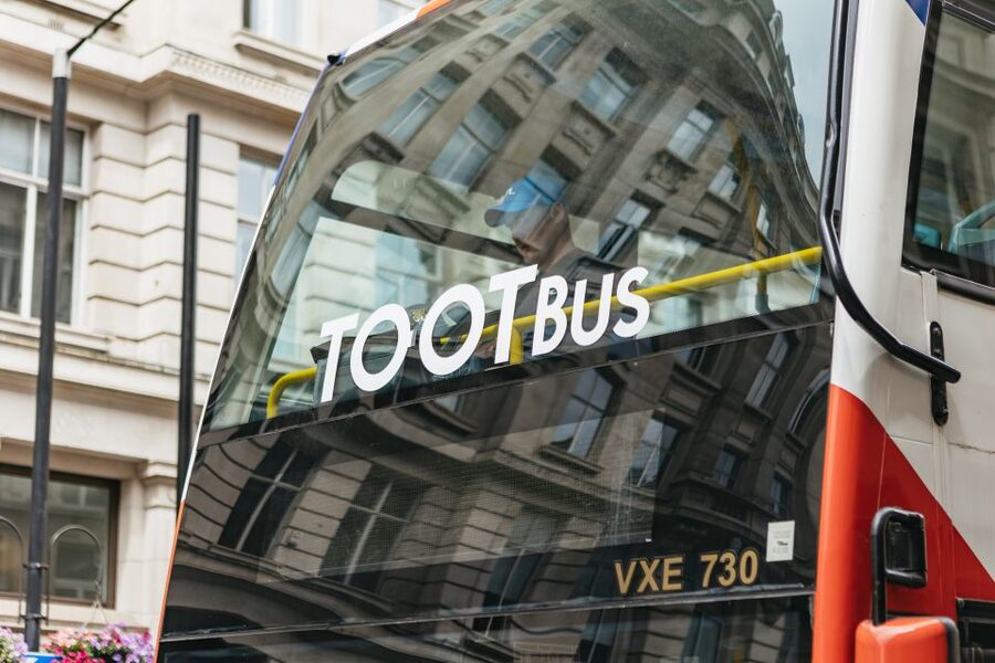London: Children's Open Top Bus Tour - The route view: Trafalgar Square to Piccadilly Circus