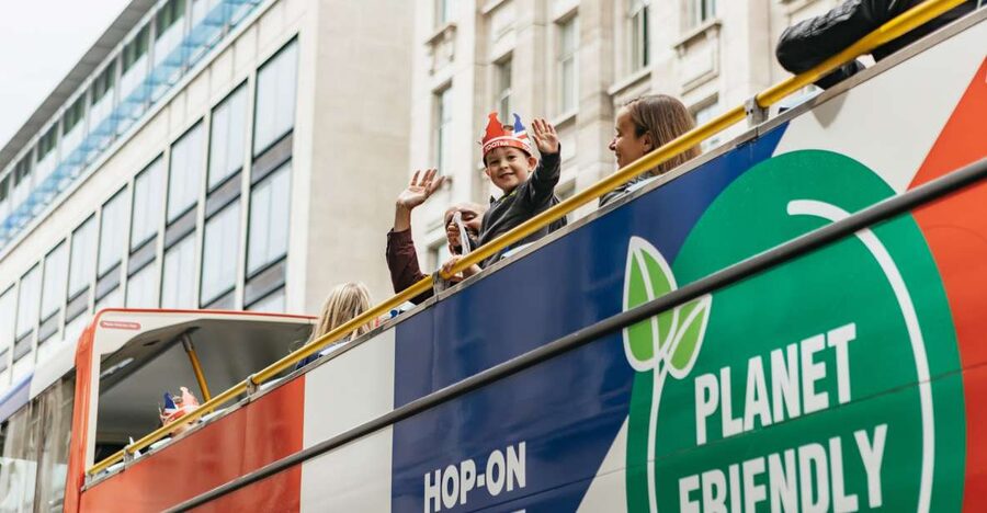 London: Children's Open Top Bus Tour - The Tootbus app: planning help before and after the 45 minutes