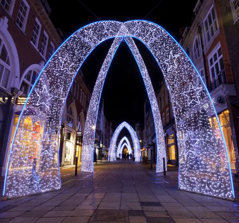 London Christmas Lights Bike Tour - Getting Set Up at ListNRide, 74 Kennington Road