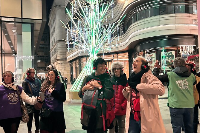 London Christmas Lights Guided Tour With Christmas Music - Oxford Street Lights: The Big, Instant Christmas Payoff