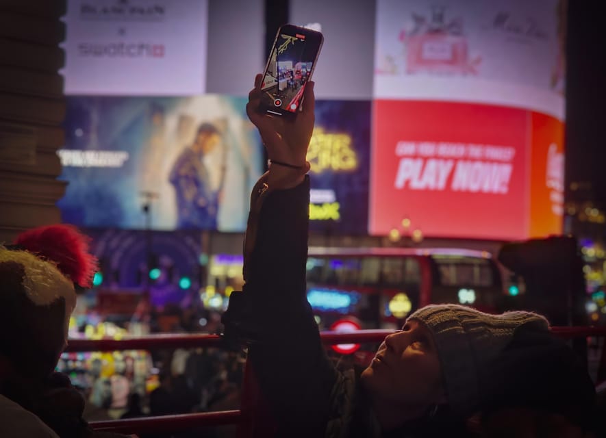 London: Christmas Lights Tour by Vintage Double-Decker Bus - Practical expectations for photos, stops, and where the evening ends