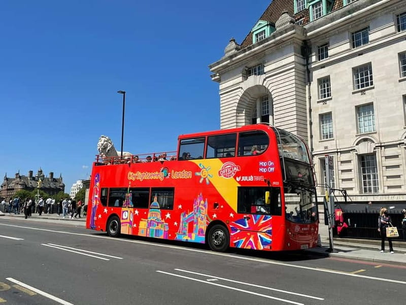 London: City Sights Hop-On Hop-Off Bus & Bookable Extras - On-board audio in 11 languages: what works and what to keep in mind