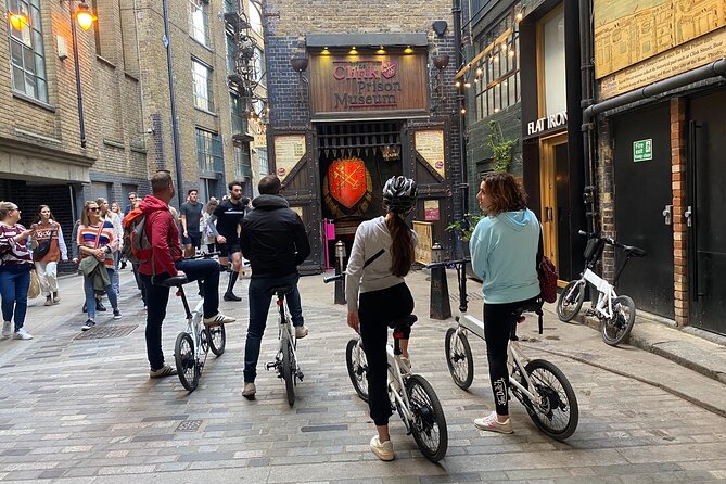 London E-Bike tour & Borough market - Shakespeare’s Globe stop, replica plus the original site energy