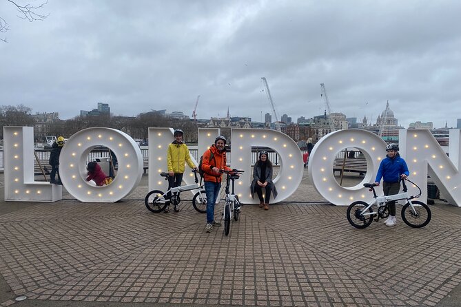 London E-Bike tour & Borough market - Westminster Abbey and the Parliament area in quick, picture-ready time