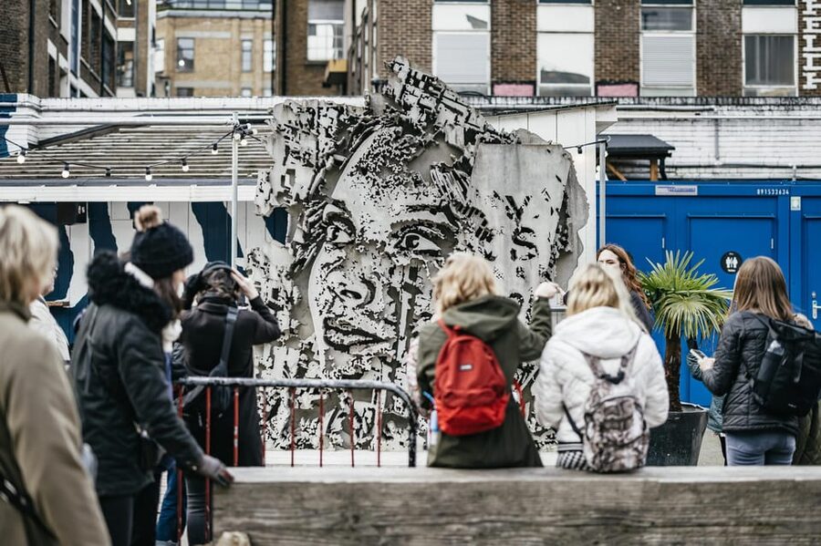 London: East End Street Art Tour and Spray Painting Workshop - Why Seeing Banksy, ROA, and Invader Works Better on Foot