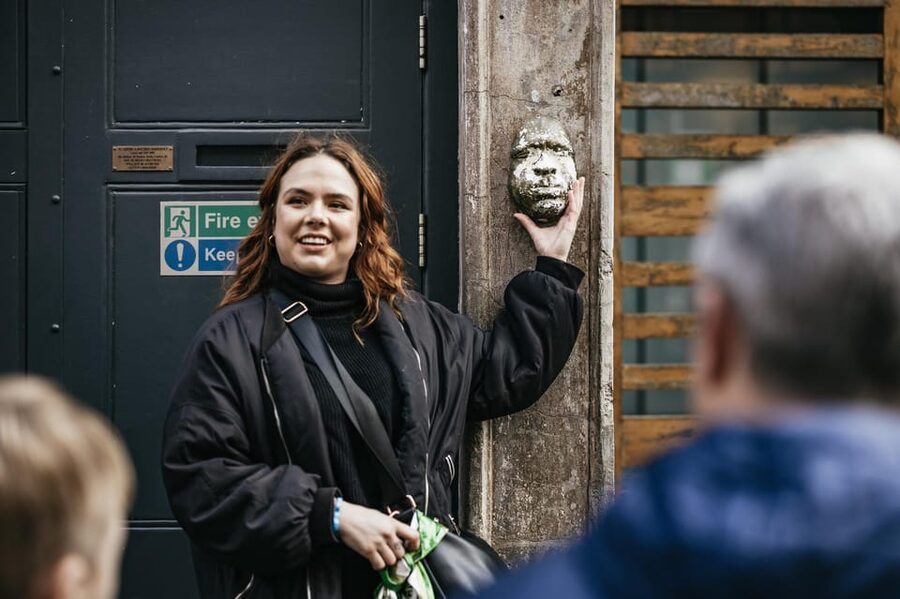 London: East End Street Art Tour and Spray Painting Workshop - How the Guides and Small Group Feel in Real Life