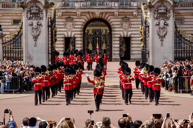 London Essential 2 hour introductory Walking Tour With a Londoner - From Green Park to Buckingham Palace, Why London Loves Green Space