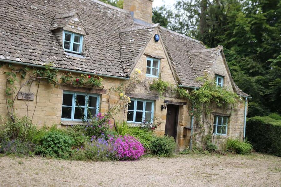 London: Full Day Cotswolds Tour with Shakespeare's Stratford - Stow-on-the-Wold: medieval feel plus time for antiques and tearoom stops