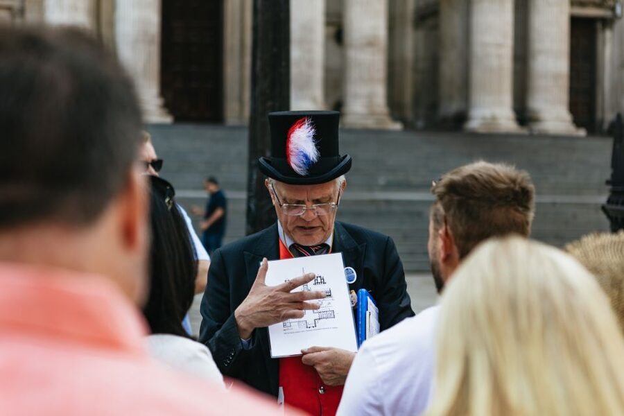 London: Full Day Tower, St. Paul's, Cruise & Eye Experience - Buckingham Palace: changing of the guard, or plan B photo time