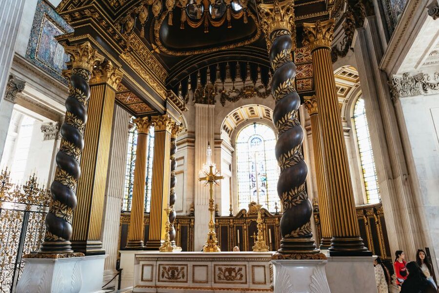 London: Full Day Tower, St. Paul's, Cruise & Eye Experience - A private Thames cruise: Tower Bridge views and a mid-day reset
