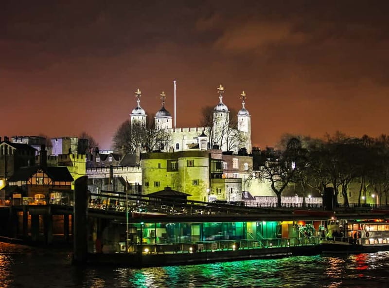 London: Fully Flexible River Thames Sightseeing Pass - Bathroom, snacks, and small comforts that matter