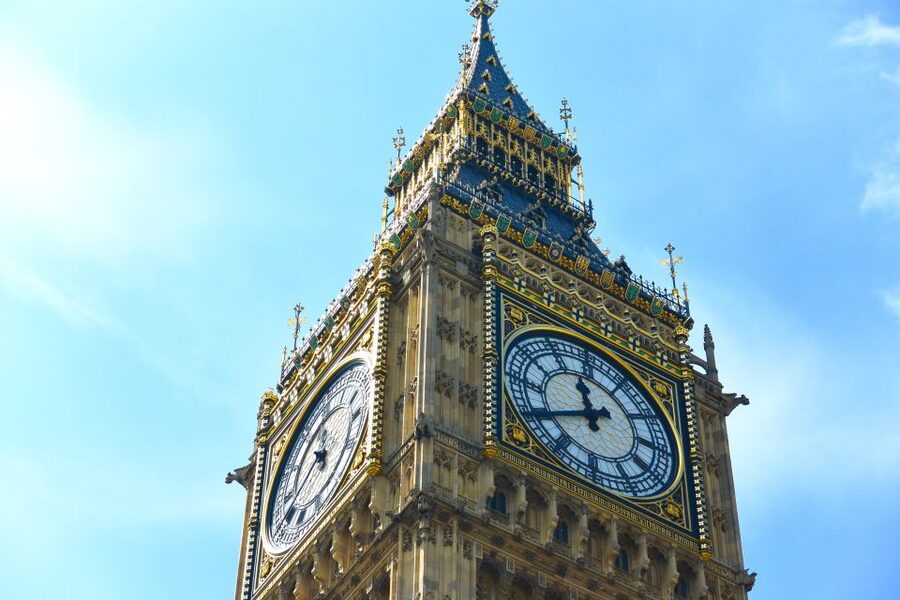 London: German-Speaking Guided Tour of Westminster - The Mall and ceremonial street-walking, Clarence House and St James’ Palace