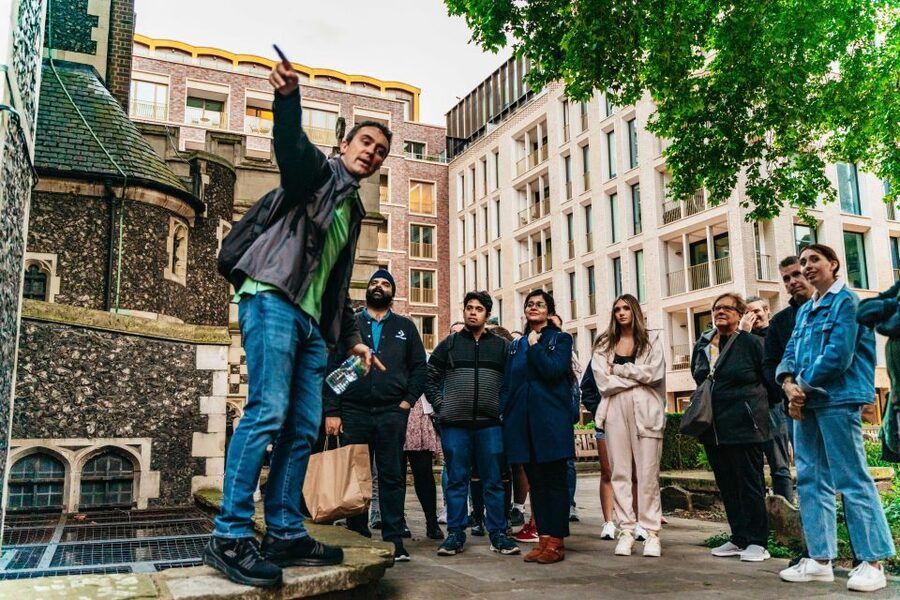 London: Ghastly Ghosts 2-Hour Walking Tour - Royal Exchange and Smithfield Market, the City’s older pulse
