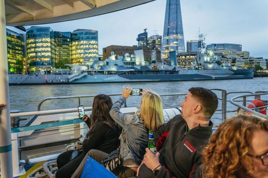 London: Ghost Walk and River Thames Boat Ride - Parliament, the London Eye, and the lead-in to the river