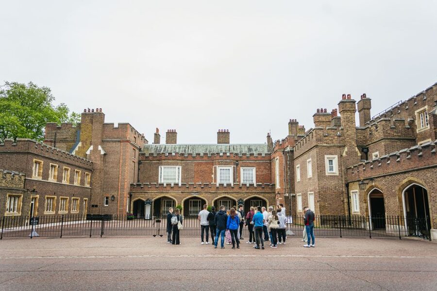London: Ghost Walk and River Thames Boat Ride - Catamaran break: what you gain from the Thames
