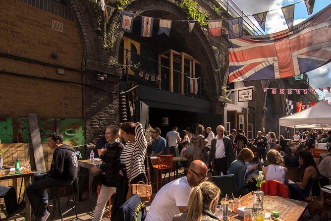 London Gin Safari: A Spirited, Juniper-Fuelled Jaunt - The first taste stop: how the gin lesson starts on the move