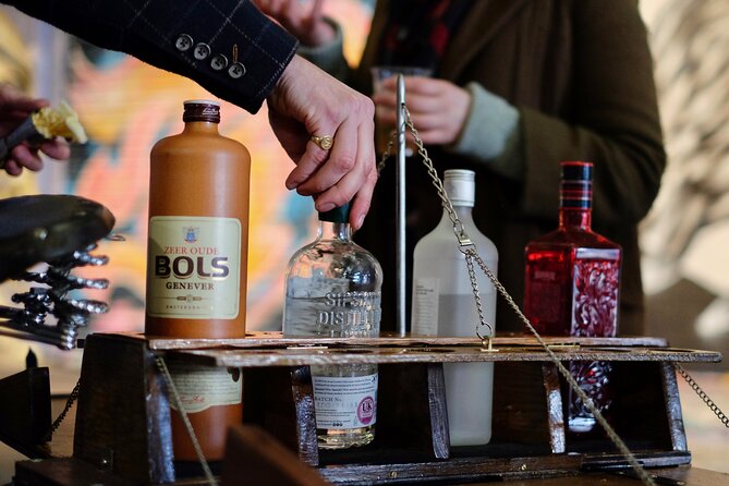 London Gin Safari: A Spirited, Juniper-Fuelled Jaunt - Dickensian streets and quiet squares: sightseeing without rushing