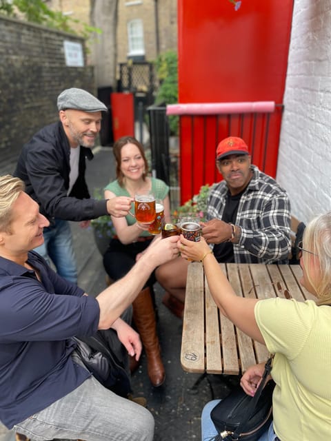 London: Great British Pubs Walking Tour - Finding the guide at Sloane Square (and getting your bearings fast)