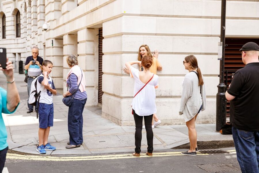 London: Guided Harry Potter Coach Tour of Locations - Gringotts Bank location and the value of film-to-street explanations