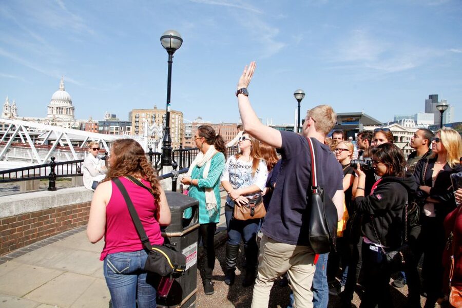 London: Guided Harry Potter Tour - Shakespeare’s Globe and Clink Prison Museum: Where London Storytelling Shows Up