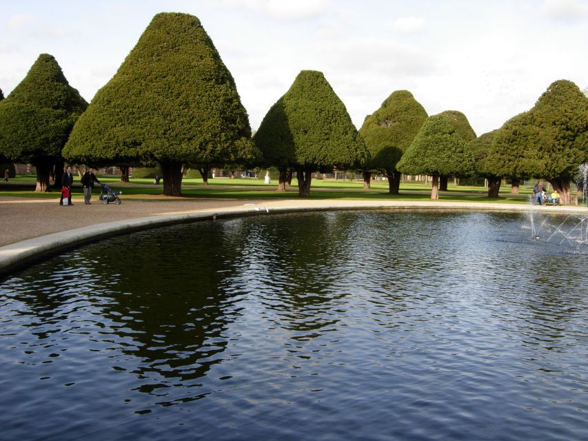 London Half-Day Private Chauffeur Driven Tour - The royal front: Buckingham Palace and the best ways to see it