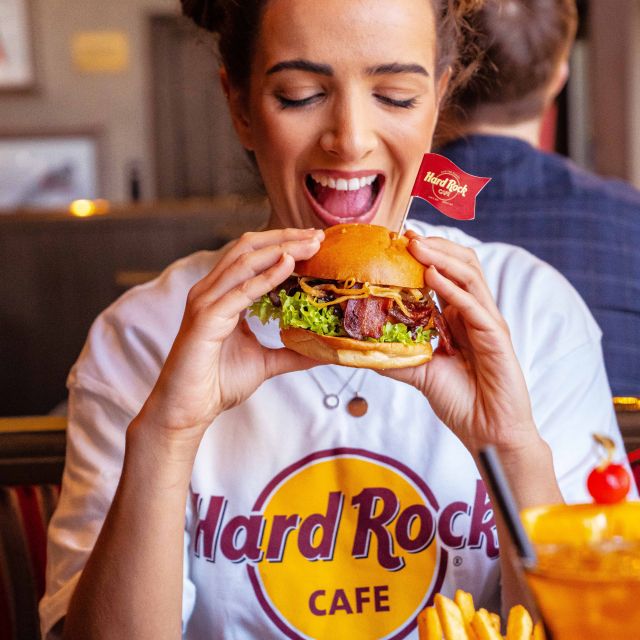 London: Hard Rock Cafe with Set Menu for Lunch or Dinner - Acoustic vs Electric Menu: How to Choose Without Regret