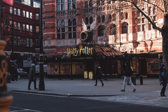 London: Harry Potter Movie Locations Magical Guided Tour - Starting at Trafalgar Square: where the walk finds its rhythm