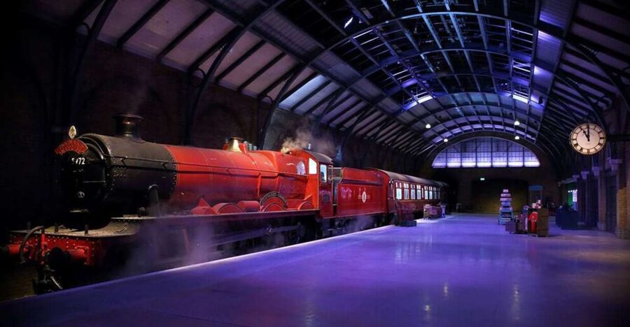 London: Harry Potter Studio Tour and Oxford Day Trip - Oxford University on a guided walk through spires and cloisters