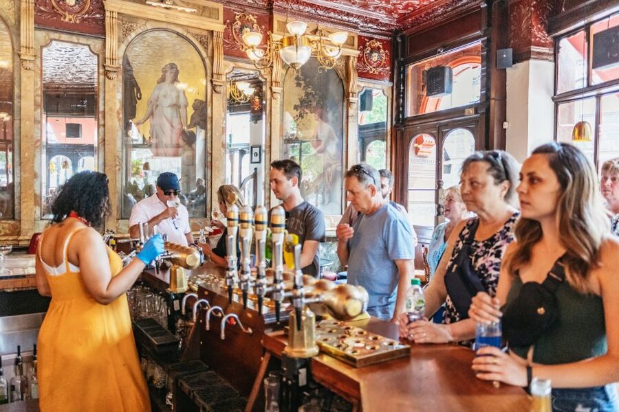 London: Historic Pubs of Central London Walking Tour - Who should book this, and who might not love it