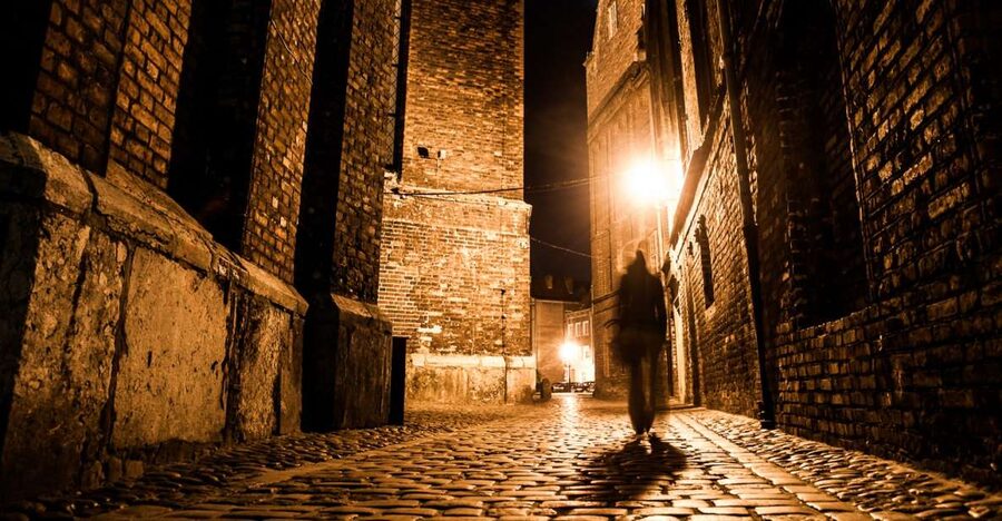 London: Jack The Ripper and Sherlock Holmes Bus Tour - Meeting at Victoria Coach Station, then rolling into Westminster after dark