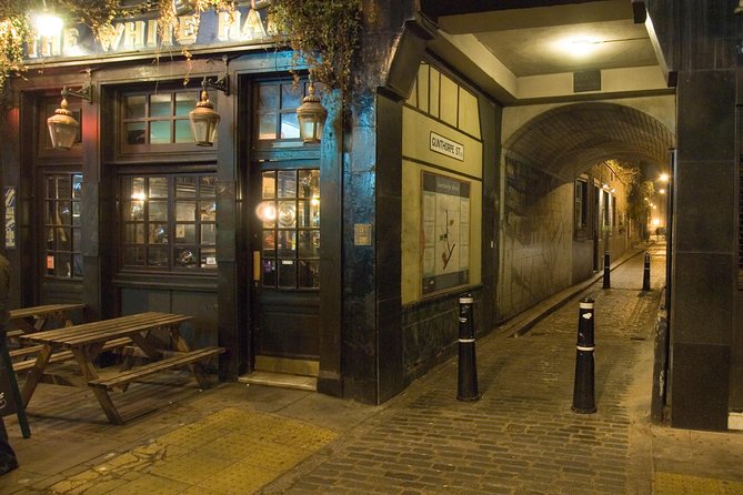 London Jack The Ripper Guided Walking Tour - How the guide keeps the mood respectful and engaging