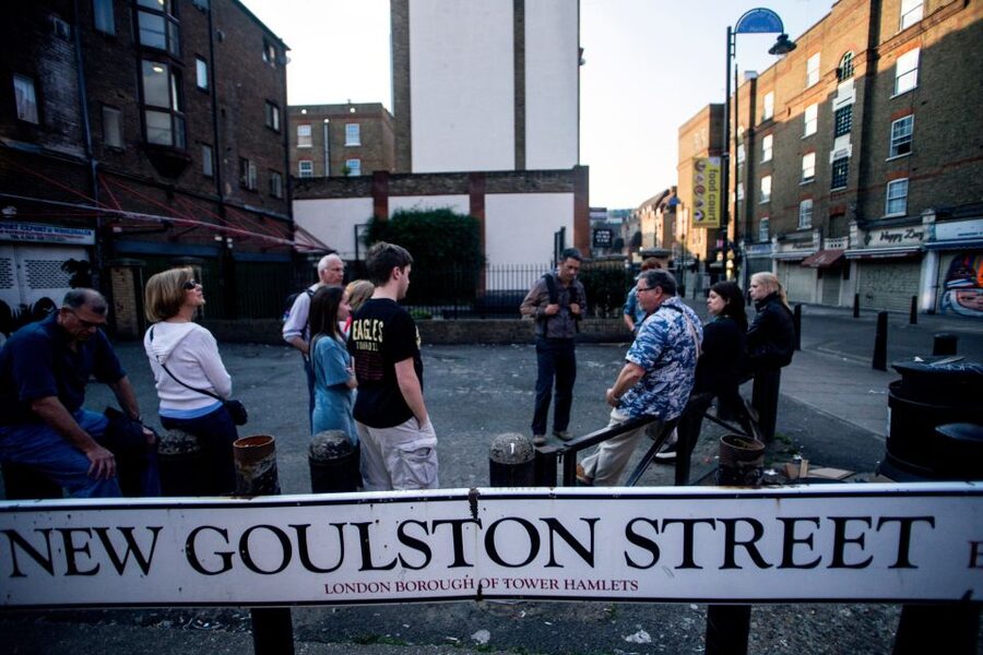 London: Jack the Ripper Walking Tour - Your guide experience: what you should watch for