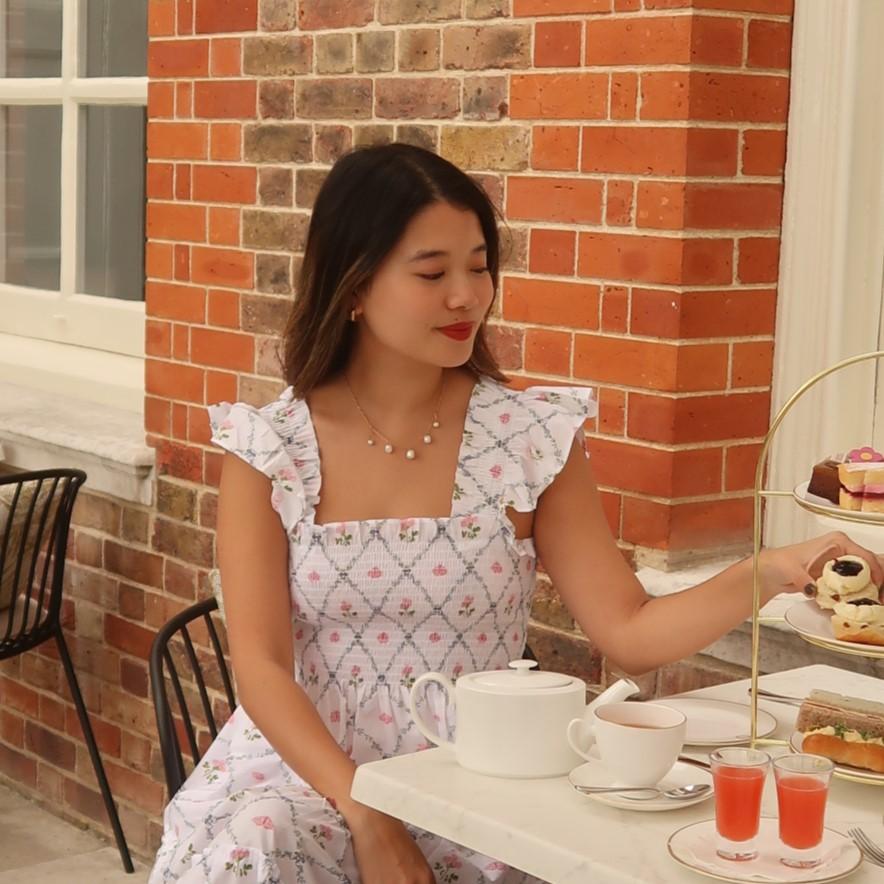 London: Kensington Palace Gardens Tour with Royal High Tea - Kensington Palace Gardens tour: water features, formal layout, and real photo moments