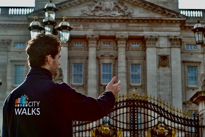 London: Landmarks Walking Tour - Start at Trafalgar Square, and get oriented fast