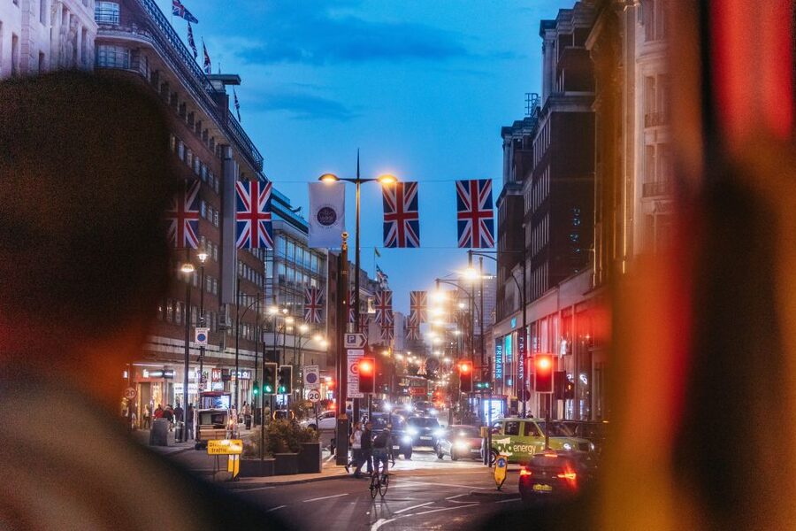 London: London by Night Sightseeing Open-Top Bus Tour - Westminster Abbey, Houses of Parliament, and Big Ben: the night sequence that people remember