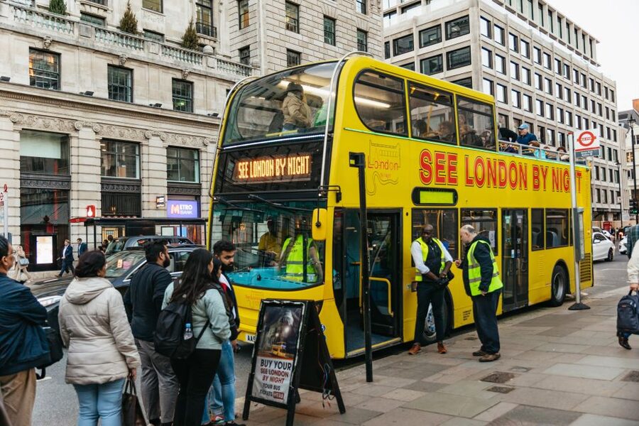 London: London by Night Sightseeing Open-Top Bus Tour - St Paul’s Cathedral and the City skyline: when the guide’s pacing helps