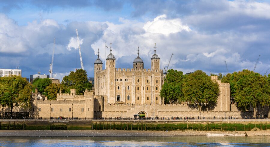 London: London Sightseeing Walking Tour with 30+ Sights - Should you book this walking tour of 30+ London sights?
