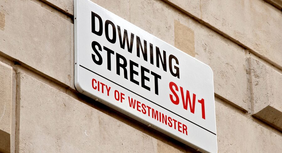 London: London Sightseeing Walking Tour with 30+ Sights - Pacing, group control, and how 5 hours can feel manageable