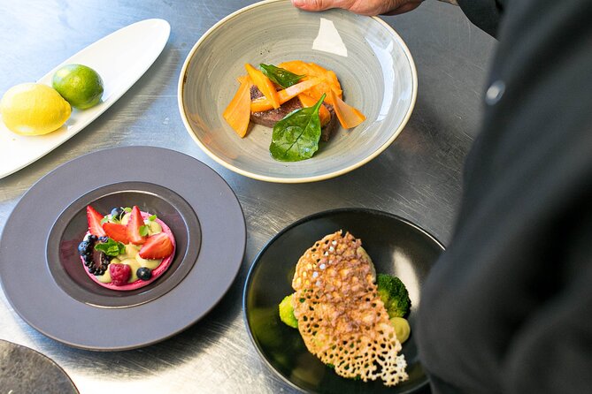 London Luxury Dinner Experience with Panoramic City Views - Wine and drinks: fun add-on, but do the value math