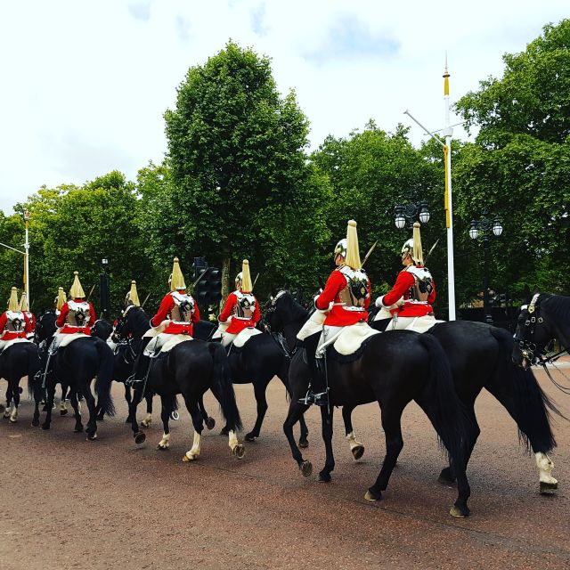 London: Palaces and Parliament Walking Tour - Westminster Abbey: the finale with ceremony energy