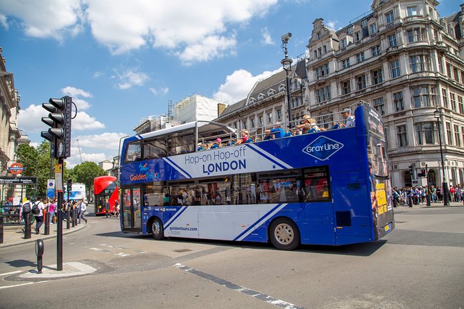 London Panoramic Open Top Bus Tour with Audio Guide - Live guide vs audio guide: how the narration can change your whole ride