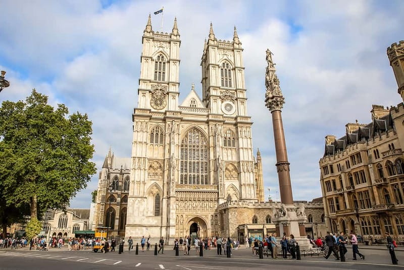 London Pass® - Save up to 50% on Tickets to 100+ Attractions - Football stadium tours, food walks, and pub history on your pass day