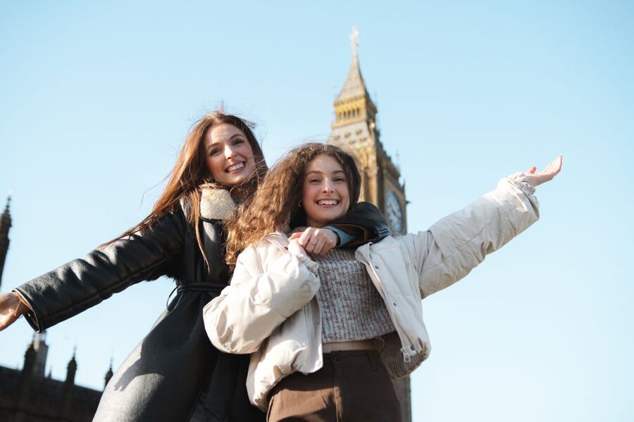 London: Private Landmark Tour with Professional Photographer - Queen Victoria Memorial to the London Eye: start here for strong sightlines