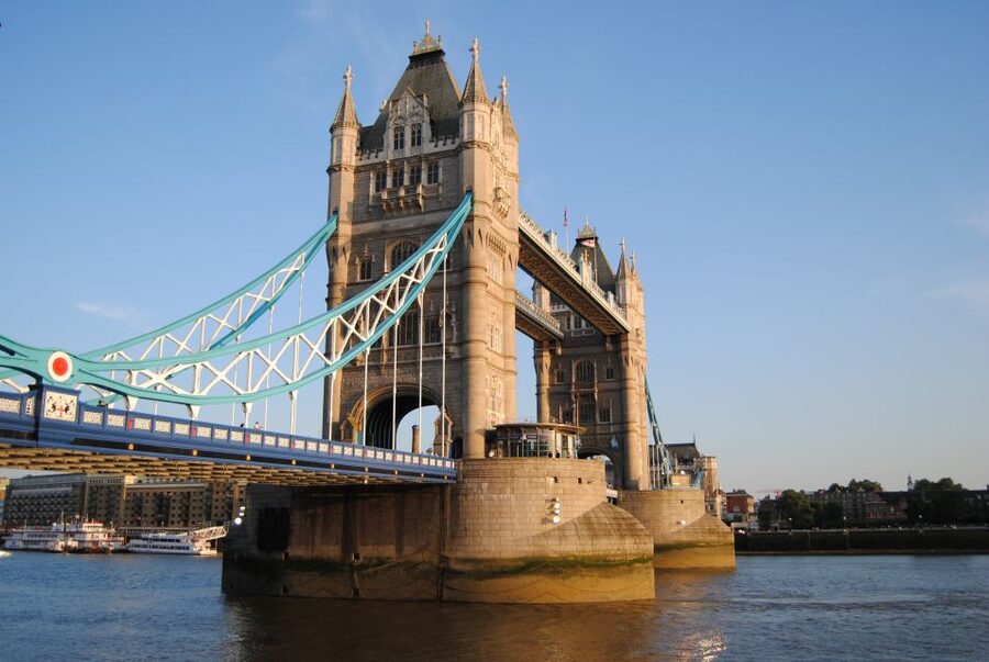 London: Private Walking Sightseeing Tour - St. James’s Park and the reset you will appreciate