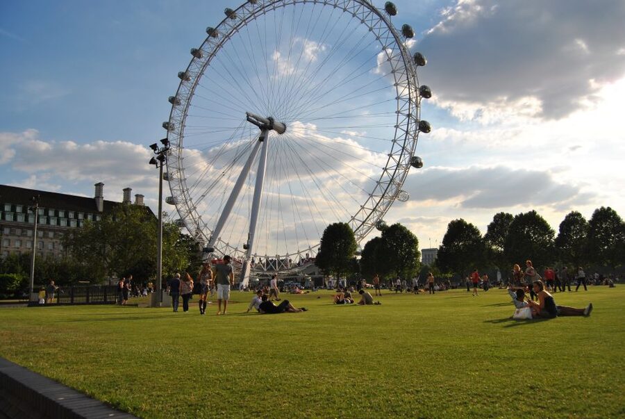 London: Private Walking Sightseeing Tour - Whitehall to Trafalgar Square: power streets to public squares