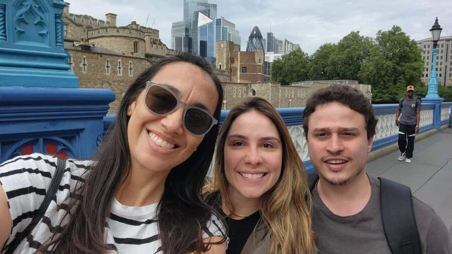 London Private Welcome Tour with a Local Guide - Walking with a local: orientation that pays off immediately
